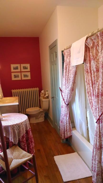 Thomas Shepherd Inn Shepherdstown Rum bild