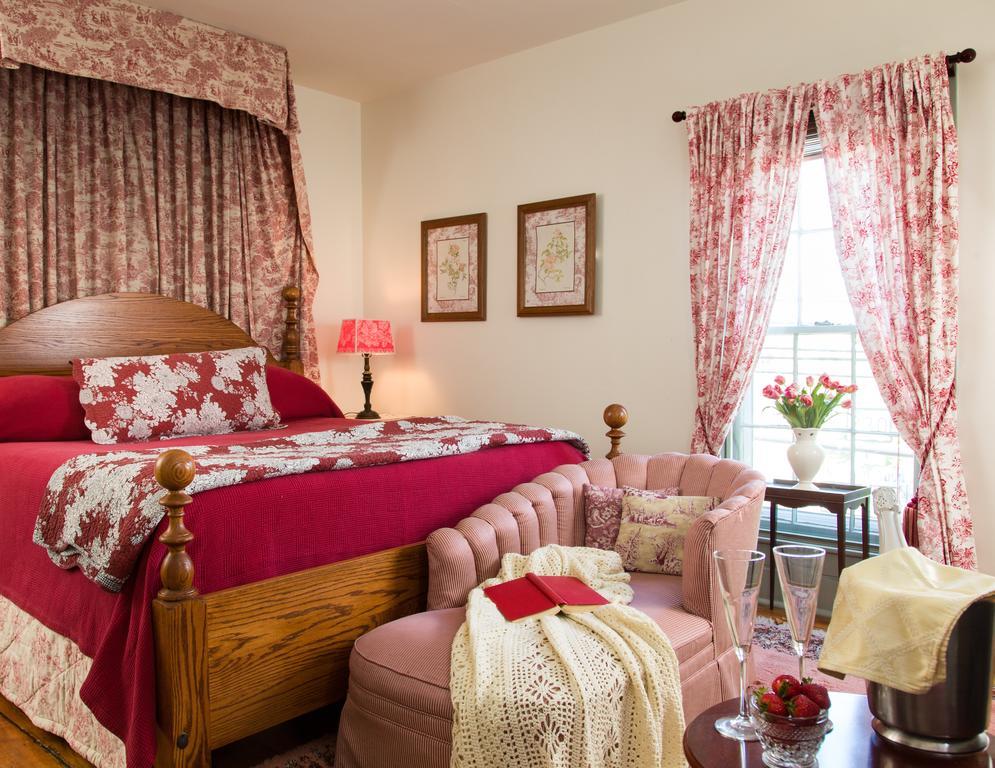 Thomas Shepherd Inn Shepherdstown Rum bild