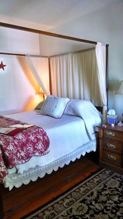 Thomas Shepherd Inn Shepherdstown Rum bild