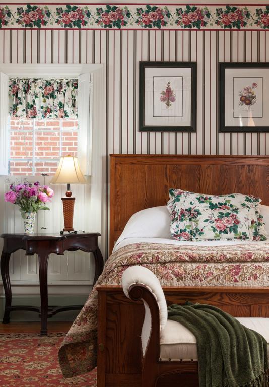 Thomas Shepherd Inn Shepherdstown Rum bild