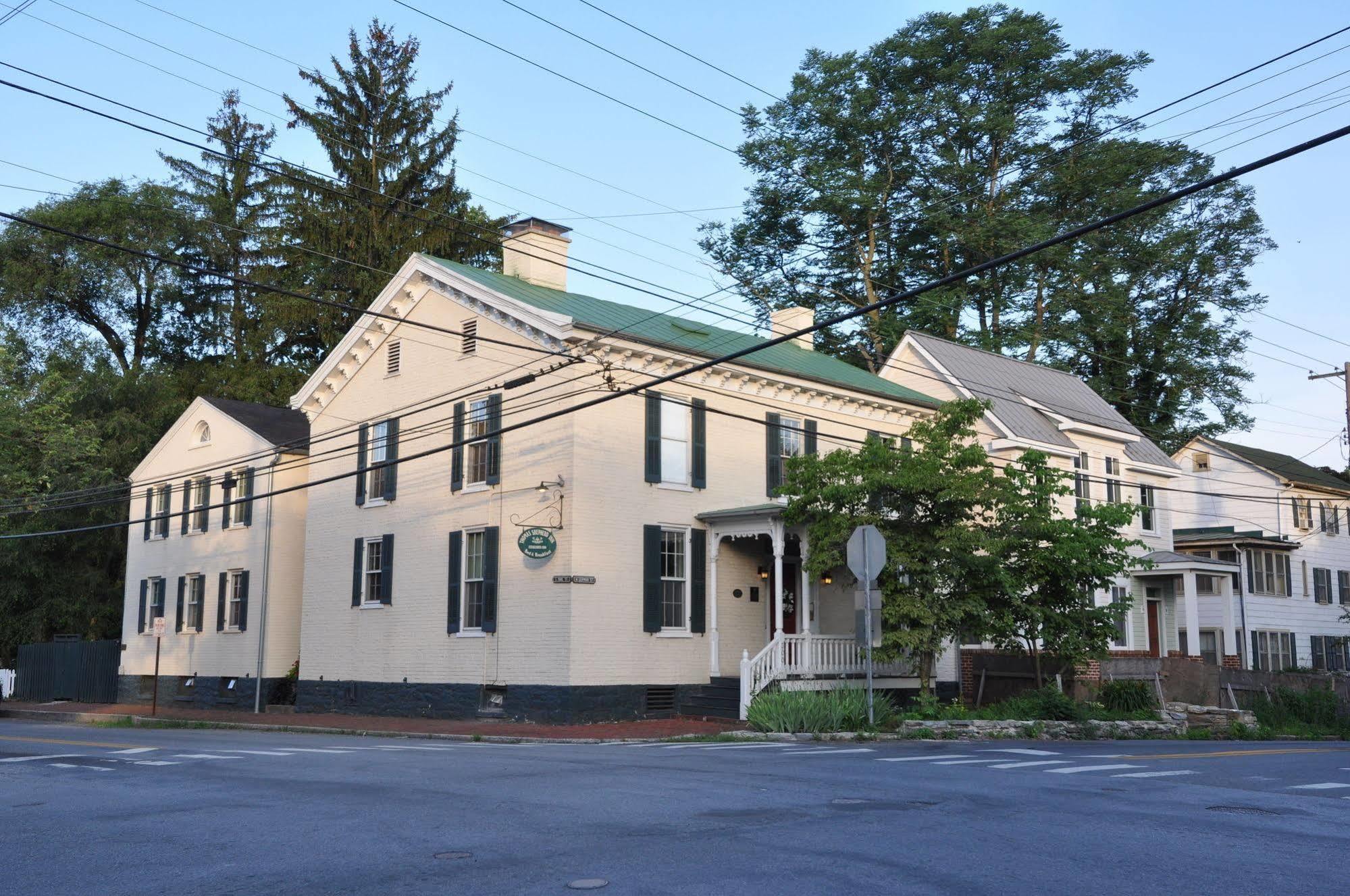 Thomas Shepherd Inn Shepherdstown Exteriör bild