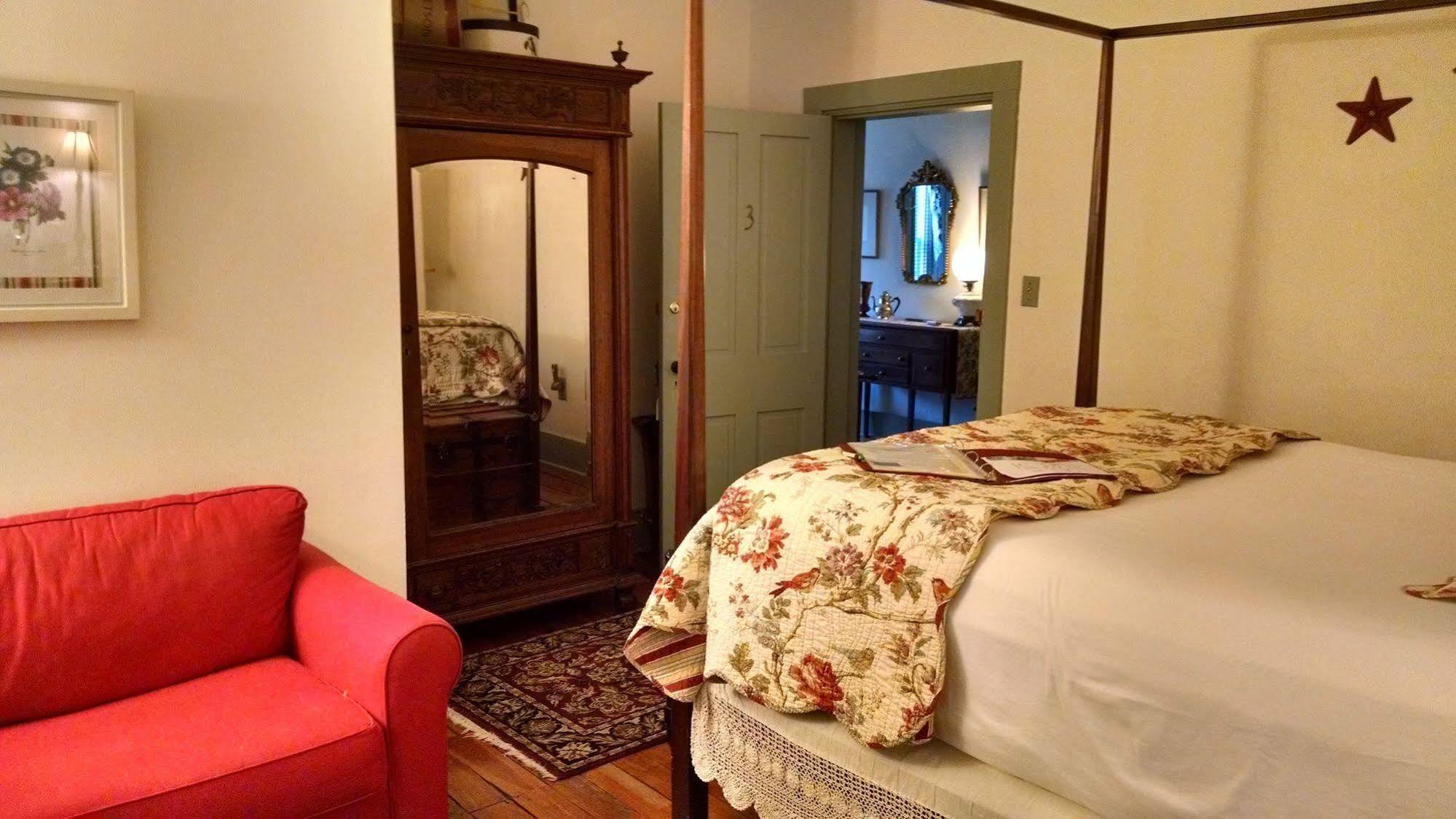 Thomas Shepherd Inn Shepherdstown Exteriör bild